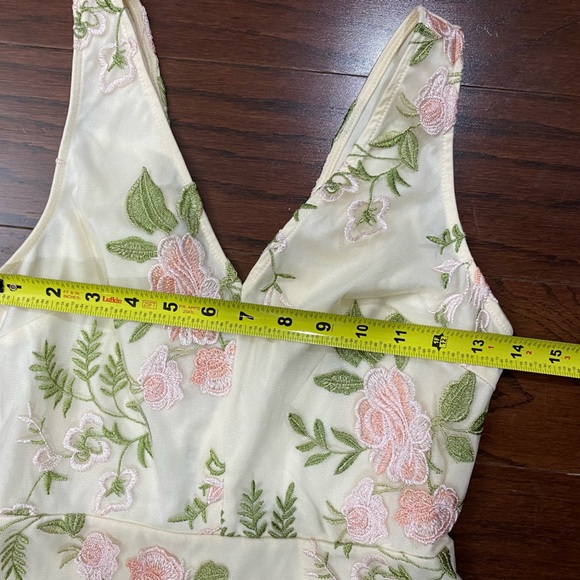 JJ’s House Floral Embroidered Dress size small - Picture 5 of 7